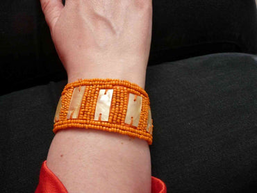 Bracelet en tissu, perles et nacre artisanat Bali