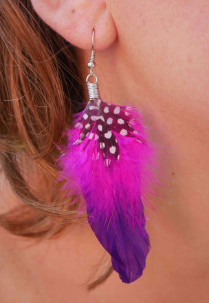 Boucles d'oreille en plumes rose fuschia et violet