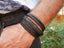 Manchette pour homme. Ensemble de 4 bracelets noirs très tendance.