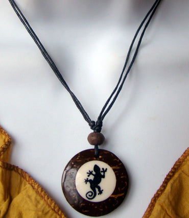 Collier surf gecko en bois de cocotier