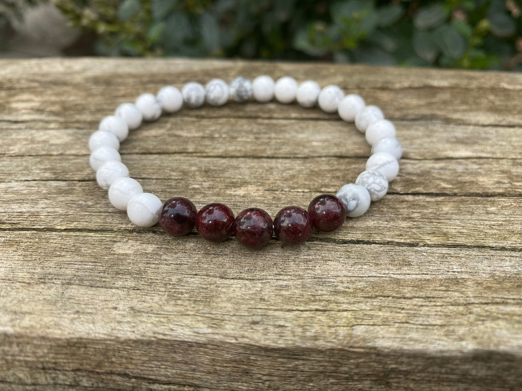Bracelet élastique Lithothérapie en Howlite naturelle et Grenat 6mm