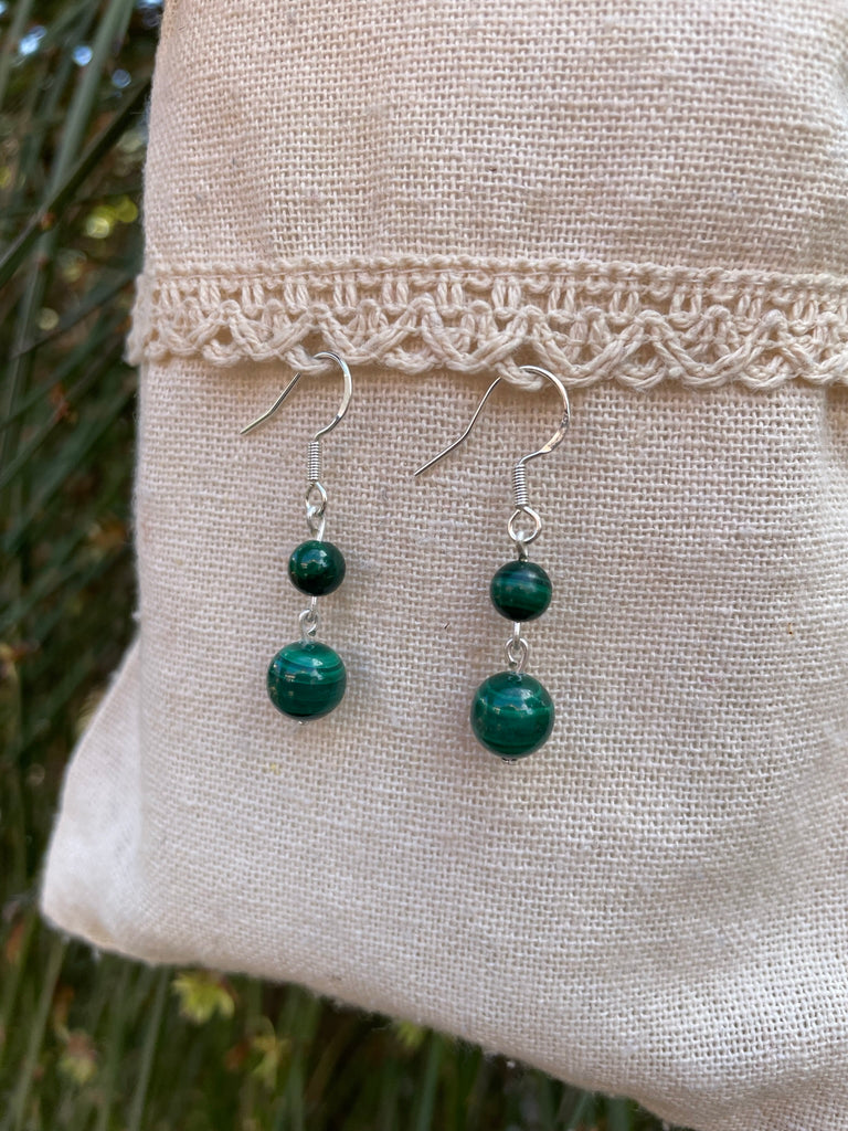 Boucles d'oreilles pendantes à 2 boules en Malachite naturelle