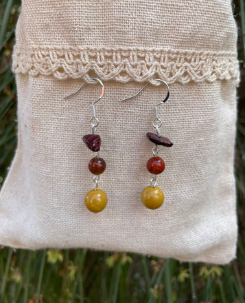 Boucles d'oreilles pendantes à 3 rangs en Jaspe Mokaïte ou Mookaite naturelle