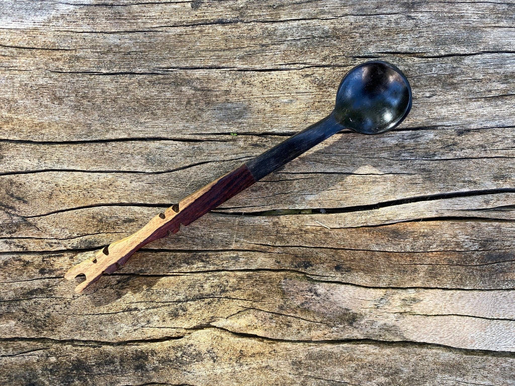 Cuillère en corne de Zébu et bois forme ronde
