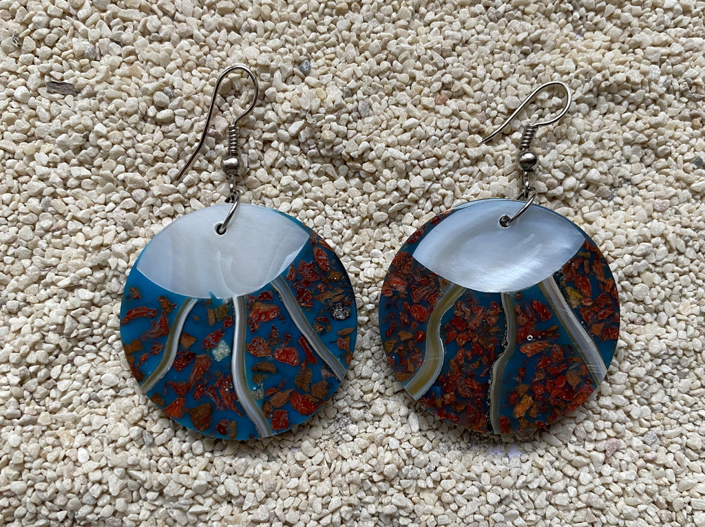 Boucles d'oreilles bleu turquoise en nacre et corail