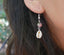 Boucles d'oreilles pendantes en Rhodonite et coquillage Cauri