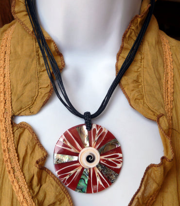 Collier en nacre abalone et coquillage artisanat Bali