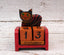 Calendrier perpétuel chat tigré en bois peint
