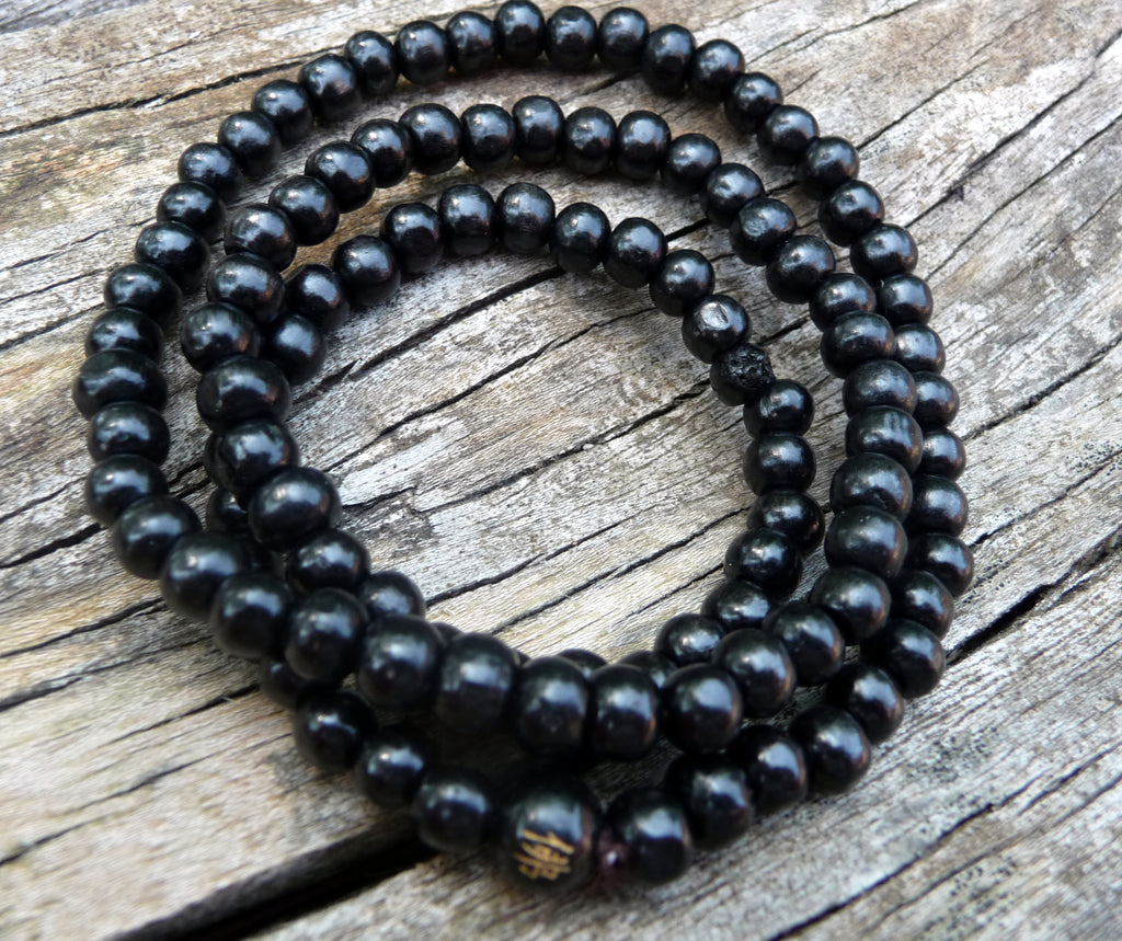 Bracelet Collier Tibétain Mala en perles de bois de santal noir 6 mm