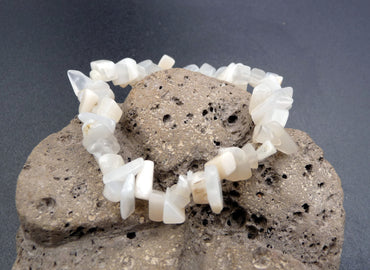 Bracelet perles chips en Pierre de Lune naturelle