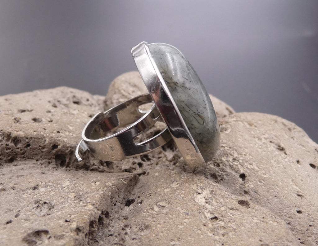 Bague réglable Pierre ovale en Labradorite du Canada