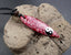 Collier planche de surf rouge en nacre motif Yin Yang