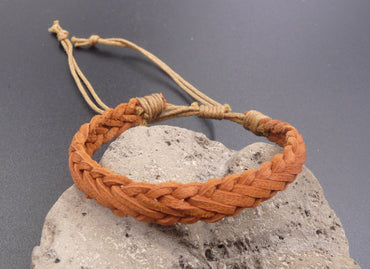 Bracelet réglable pour ado ou homme en cuir tressé marron clair