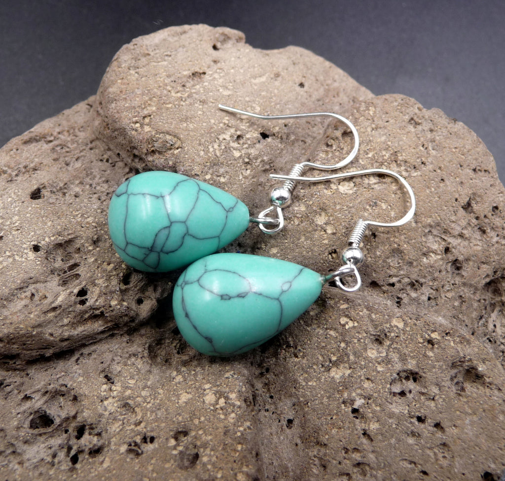 Boucles d'oreilles forme goutte en Howlite Turquoise - crochets en plaqué argent