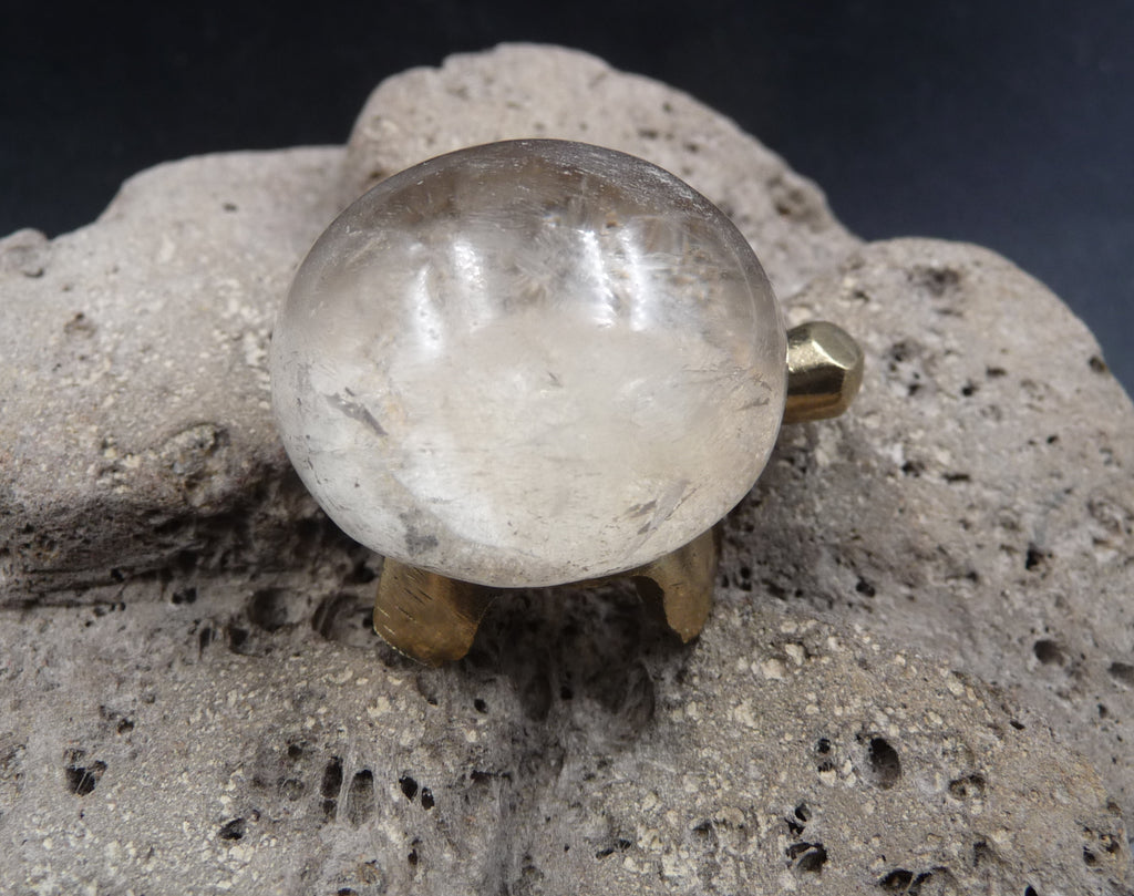 Tortue en laiton et cristal de roche artisanat de Madagascar
