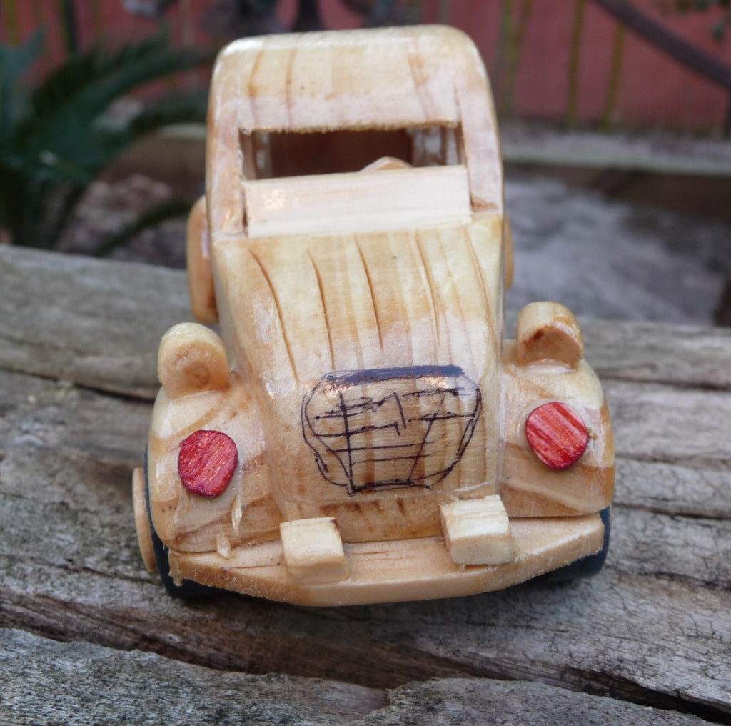 Voiture miniature en bois 2CV Citroën Artisanat de Madagascar