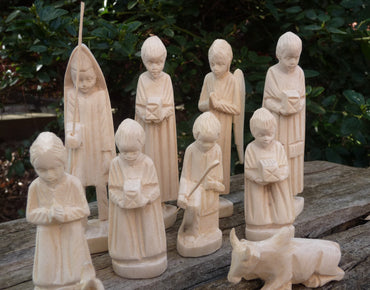 Crèche de Noël en bois 12 santons artisanat Madagascar