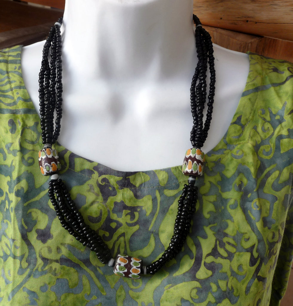 Collier Africain ethnique - Perles colorées en terre cuite - Artisanat Cameroun