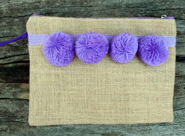 Pochette bohème en toile de jute avec pompons violets - Artisanat Maroc