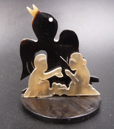 Crèche de Noël forme oiseau en corne de zébu Madagascar