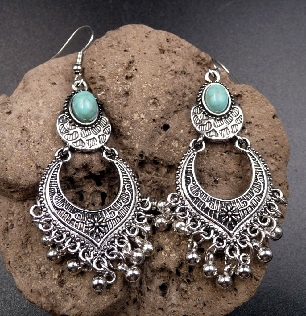 Boucles d'oreilles "Jâtîya Purânâ" en argent Tibétain et Howlite Turquoise