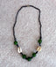 Collier Africain en pâte de verre, perles de verre et coquillage Cauri Porte-Bonheur