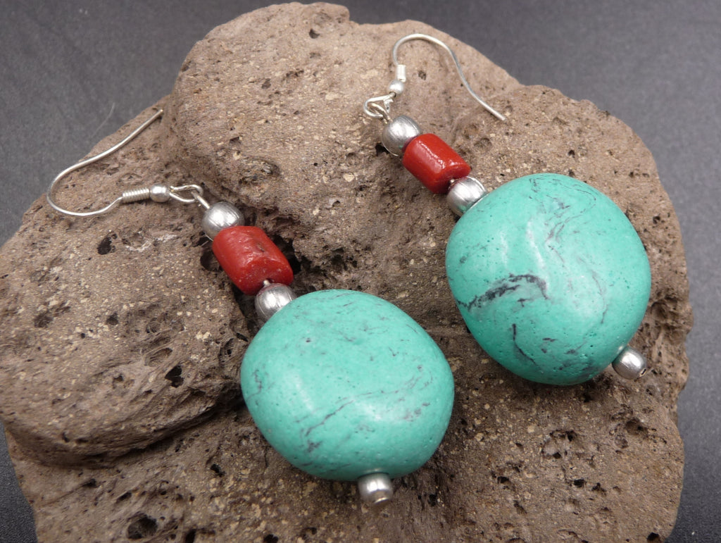 Boucles d'oreilles Tibétaines "Jîvana" en pierre naturelle et corail de l'Himalaya