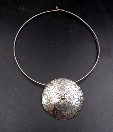 Collier Tour de cou ethnique en Argent Recyclé finement Ciselé du Laos