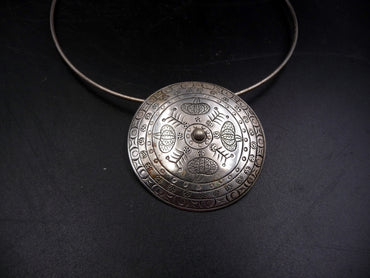 Collier Tour de cou ethnique en Argent Recyclé finement Ciselé du Laos