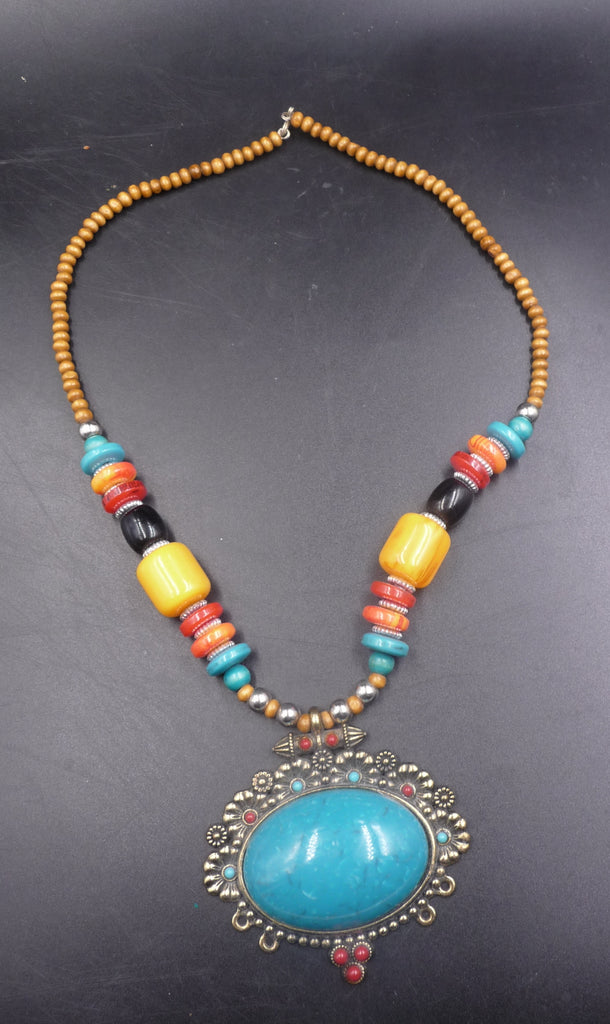 Collier berbère ethnique - artisanat du Maroc