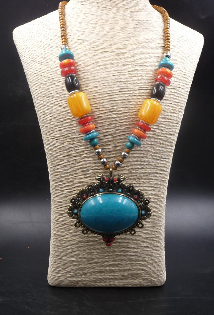 Collier berbère ethnique - artisanat du Maroc