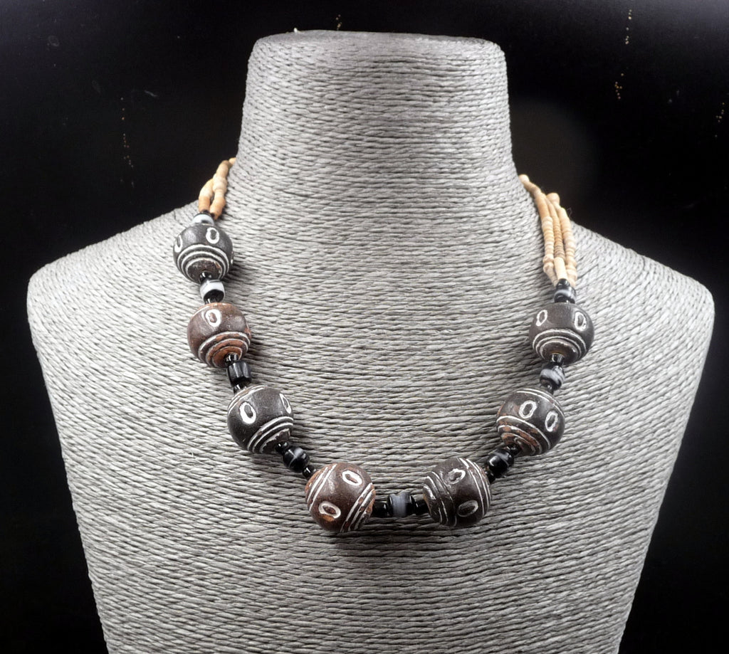 Collier ethnique Africain perles en terre cuite et bois de cocotier - Burkina Faso