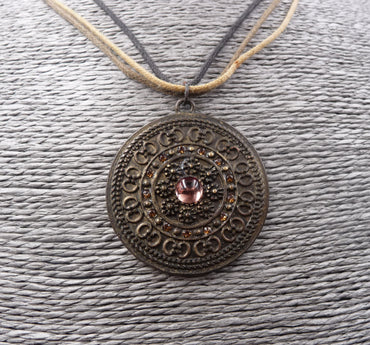 Collier Vintage en métal vieilli