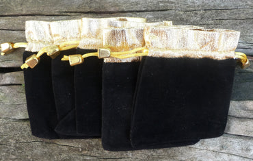 Lot de 5 pochettes cadeau noires et or Noël