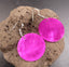 Boucles d'oreilles en nacre rose fuschia.  Crochets en argent 925