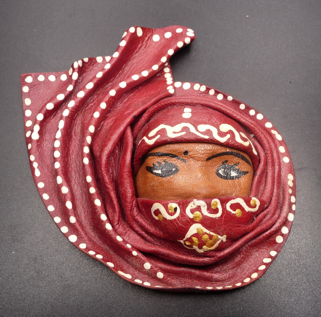 Masque visage d'une femme touareg artisanal en cuir – Ethnikdeco