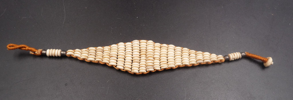 Bracelet en perles de noix de coco artisanat Bali