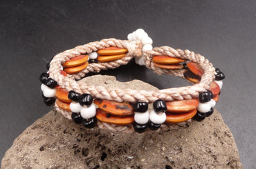 Bracelet artisanal en graines et rotin Indonésie