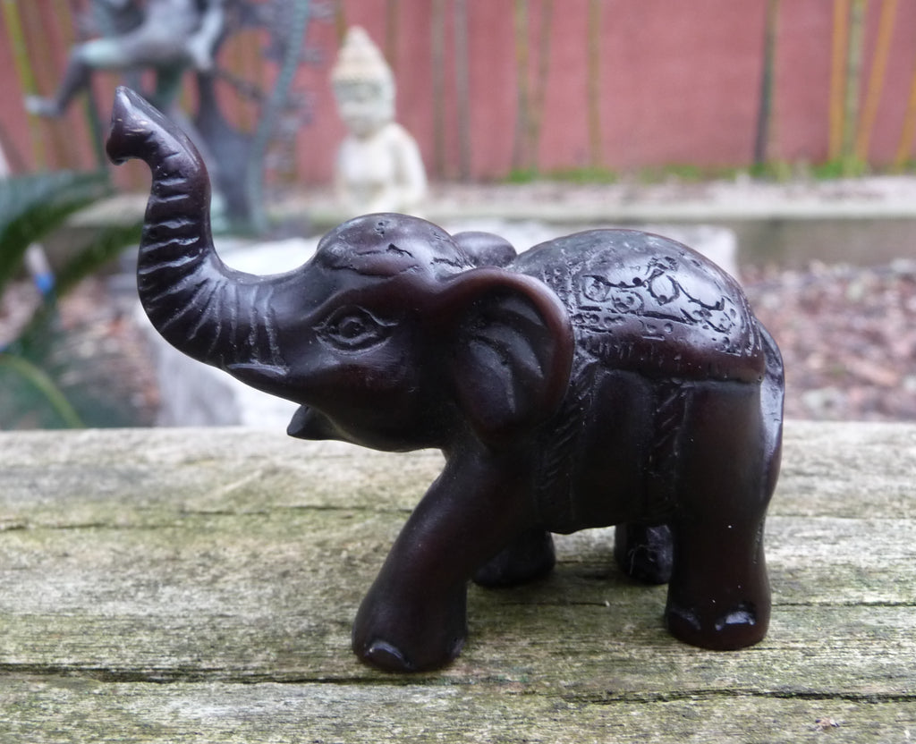 Eléphant trompe en l'air artisanat Inde