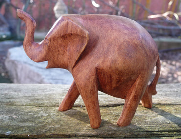 Décor mural en bois de Suar - Éléphants sculptés à la main - 40cm Décor mural en bois de Suar - Éléphants sculptés à la main - 40cm