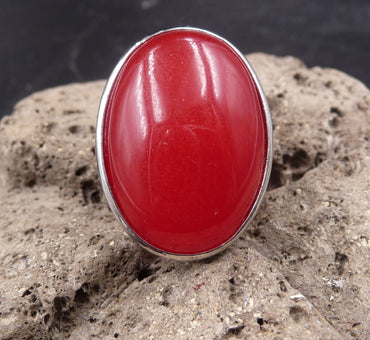 Bague réglable pierre ovale en Jade Rouge