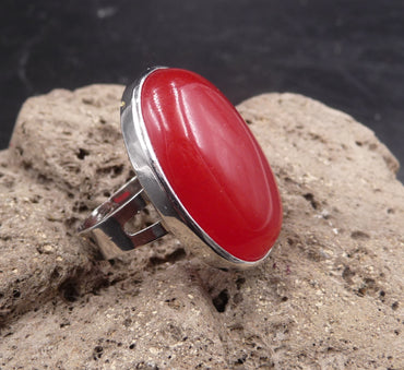 Bague réglable pierre ovale en Jade Rouge