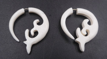 Faux écarteurs boucles d'oreilles piercing ethnique en os de buffle