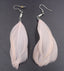 Boucles d'oreilles plume rose poudré et perles de culture - Crochets en argent 925