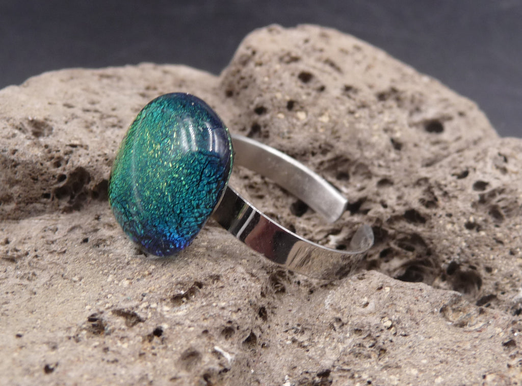 Bague réglable en pâte de verre arc en ciel