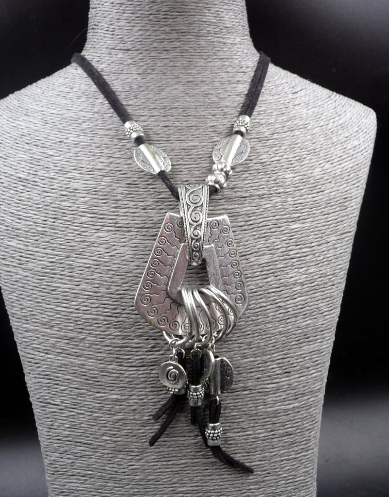 Collier traditionnel berbère en argent Tibétain
