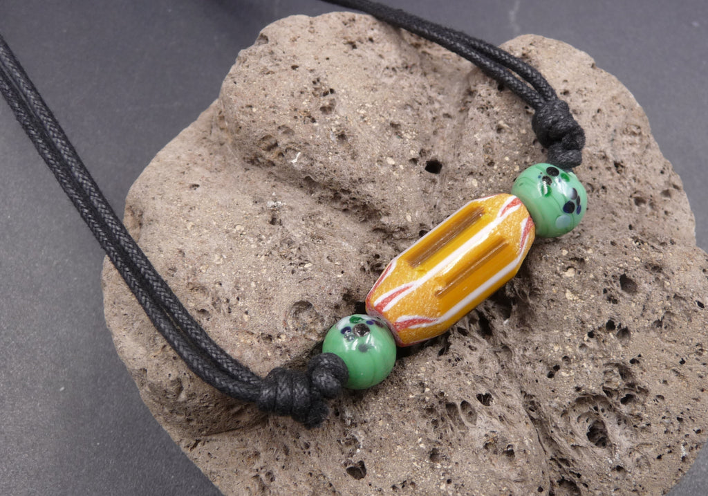 Collier ethnique en pierres du Népal