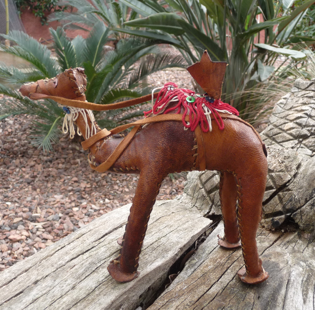 Statuette chameau en cuir artisanat Maroc