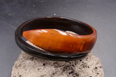 Bracelet serpent RENIALA en corne de zébu orange Madagascar