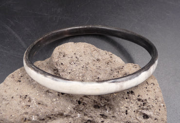 Bracelet jonc ZOTO en corne de zébu Madagascar